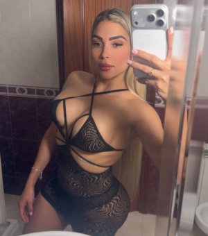 Escort Gayenur